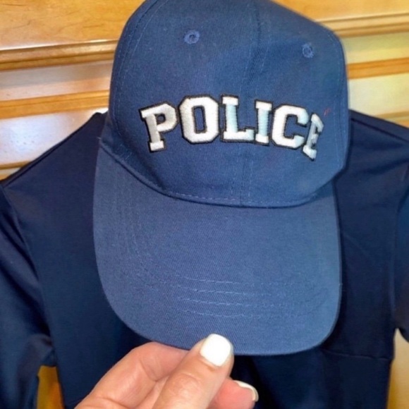 Five Oh Cutie Policewoman Costume. Spirit Halloween Size Small (4-6). Worn Once - Picture 4 of 10